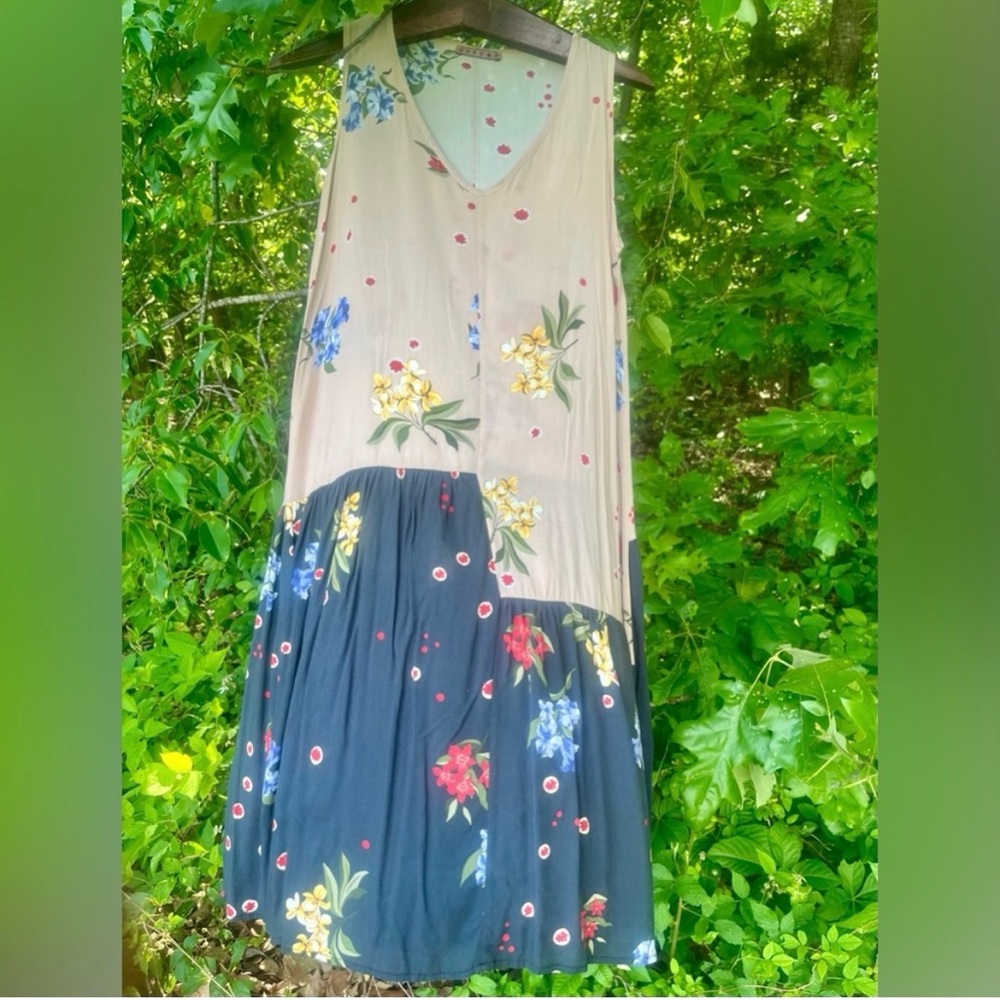 DV ROMA Sleeveless Floral Dress